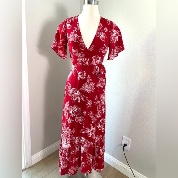 Abercrombie & Fitch Dresses & Skirts - Abercrombie & Fitch: Women’s XS Red Floral Wrap Maxi Dress Short Sleeve